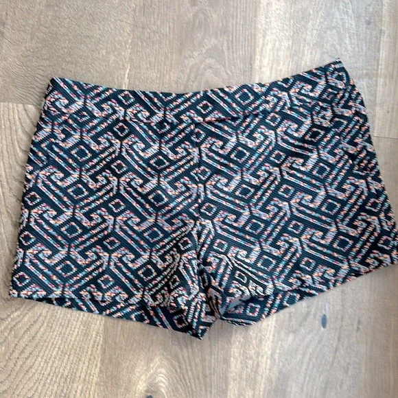 Trina Turk Corbin Shorts - Size 8 - Picture 1 of 3
